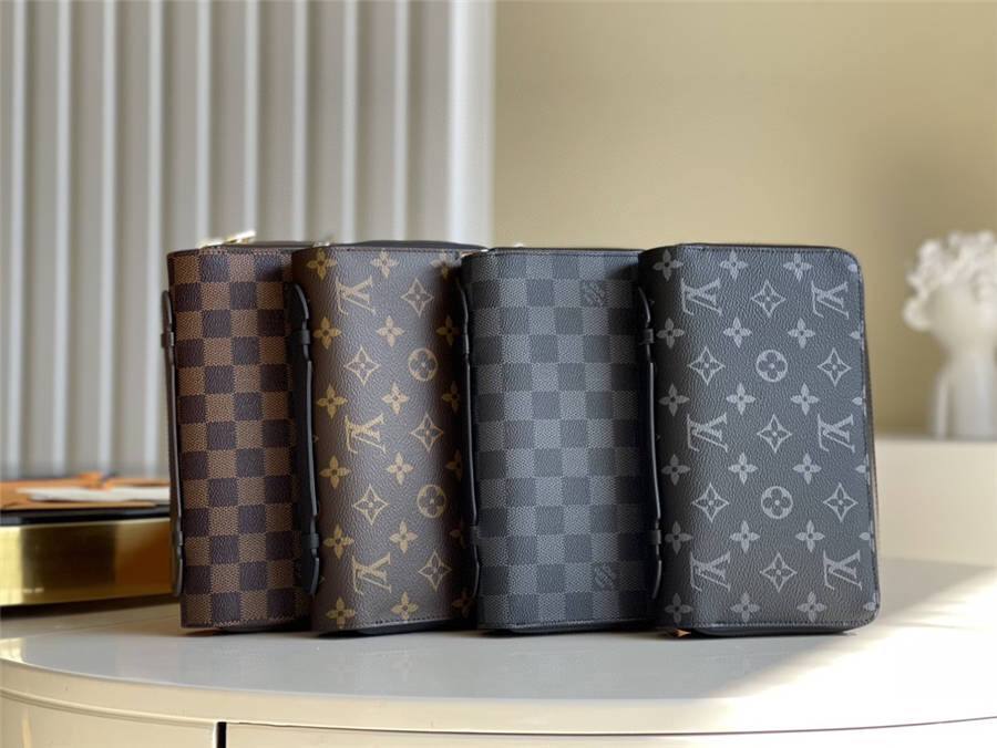 Pochette Louis Vuitton Homme accessoires