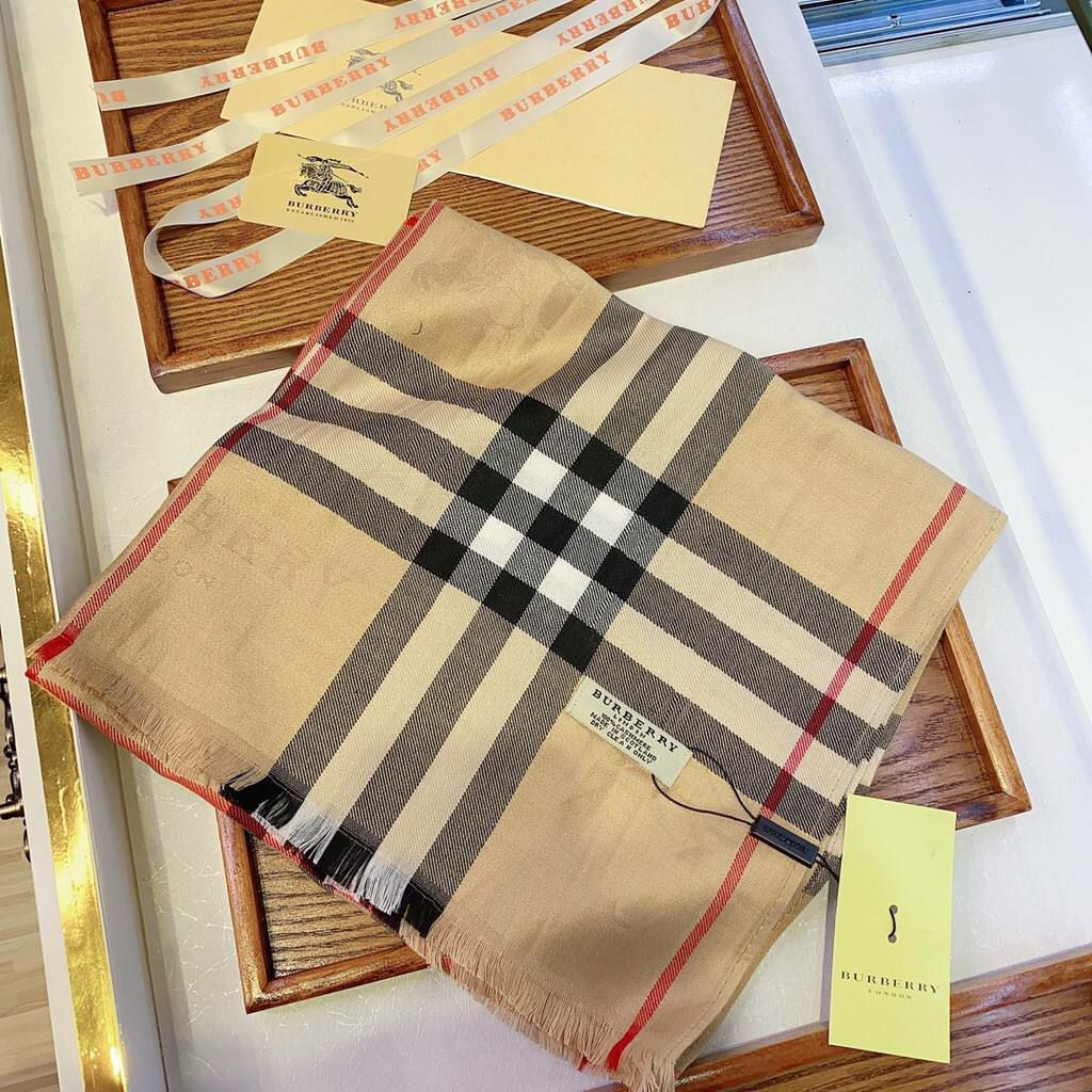Châles Burberry en fil femme