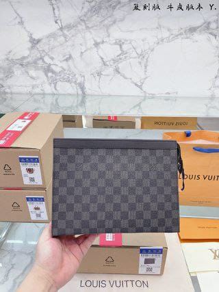 Pochette a main Louis Vuitton Homme