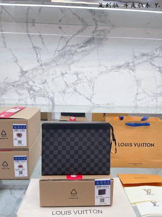 Pochette a main Louis Vuitton Homme