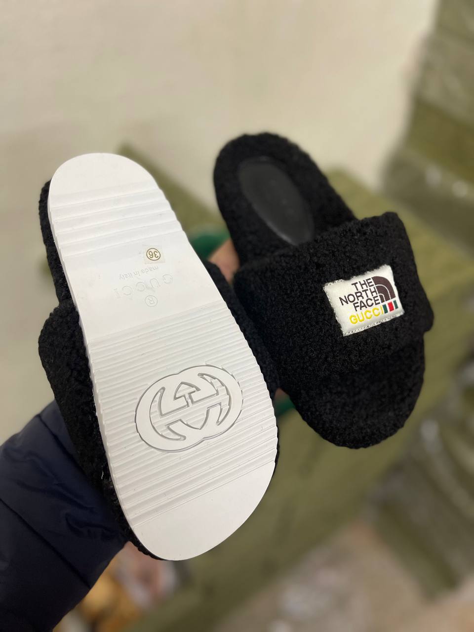 Pantoufles Gucci North face