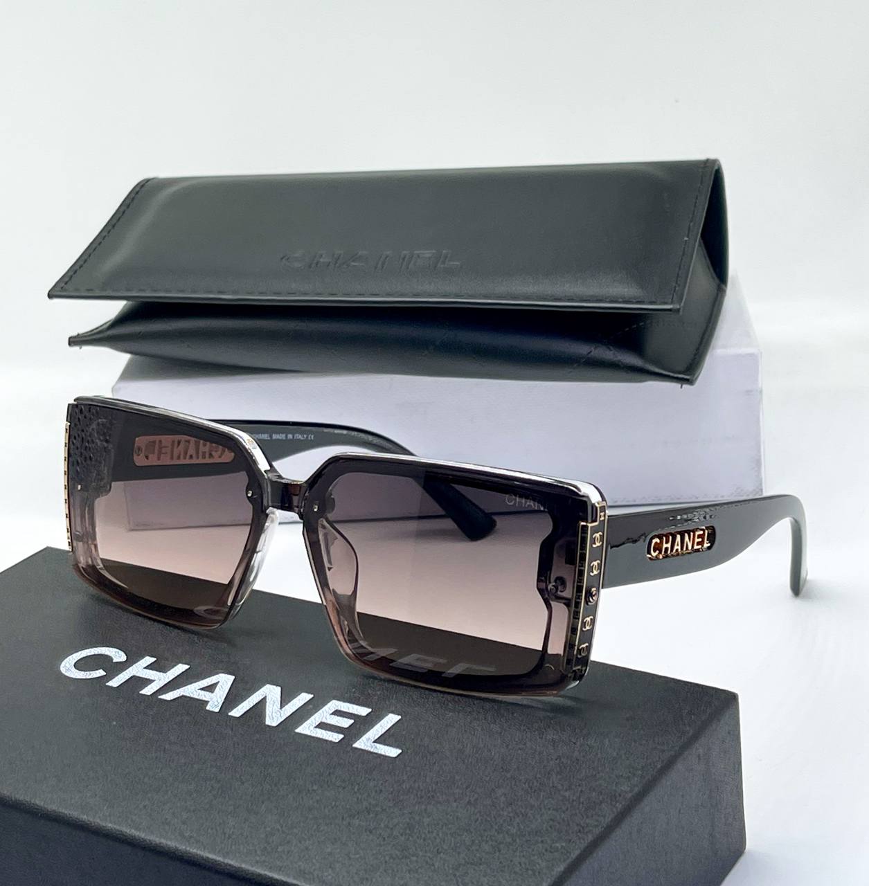 Lunette Solaire Chanel avec Boite