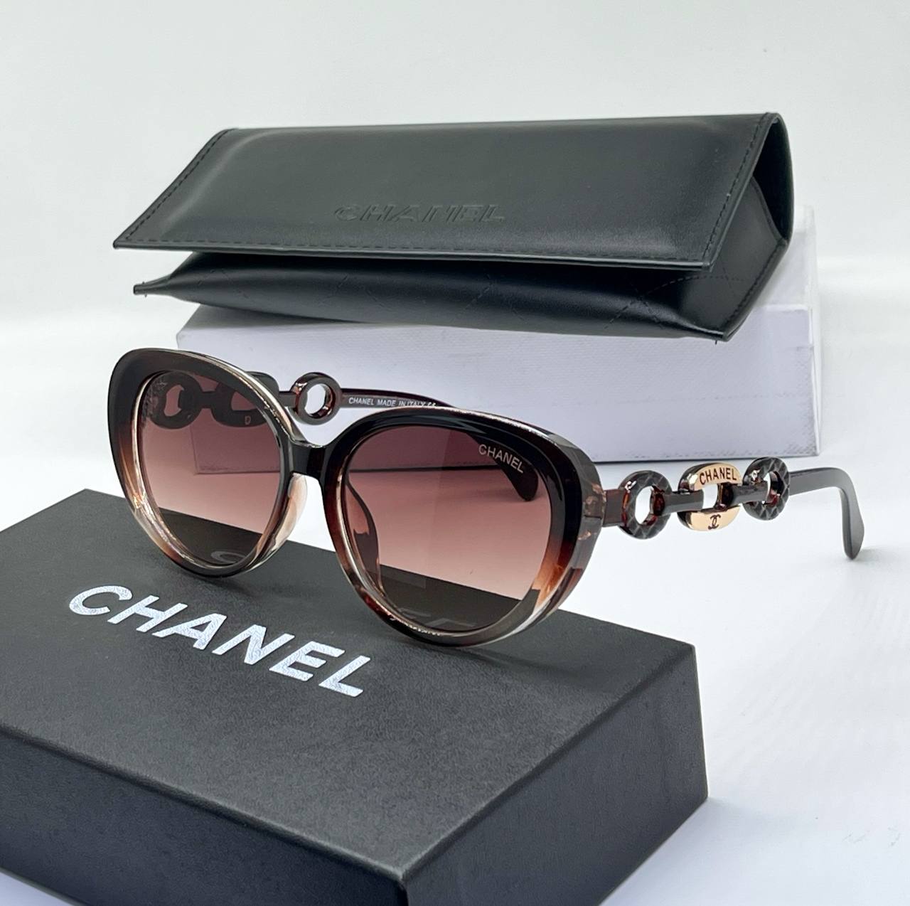 Lunette Solaire Chanel avec boite