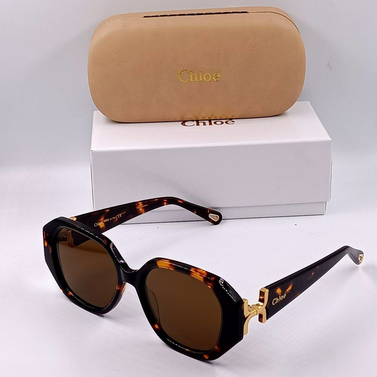 Lunette Solaire Chloè femme avec boite Verre UV et Antireflet Livré avec boite et accessoites Chloè
