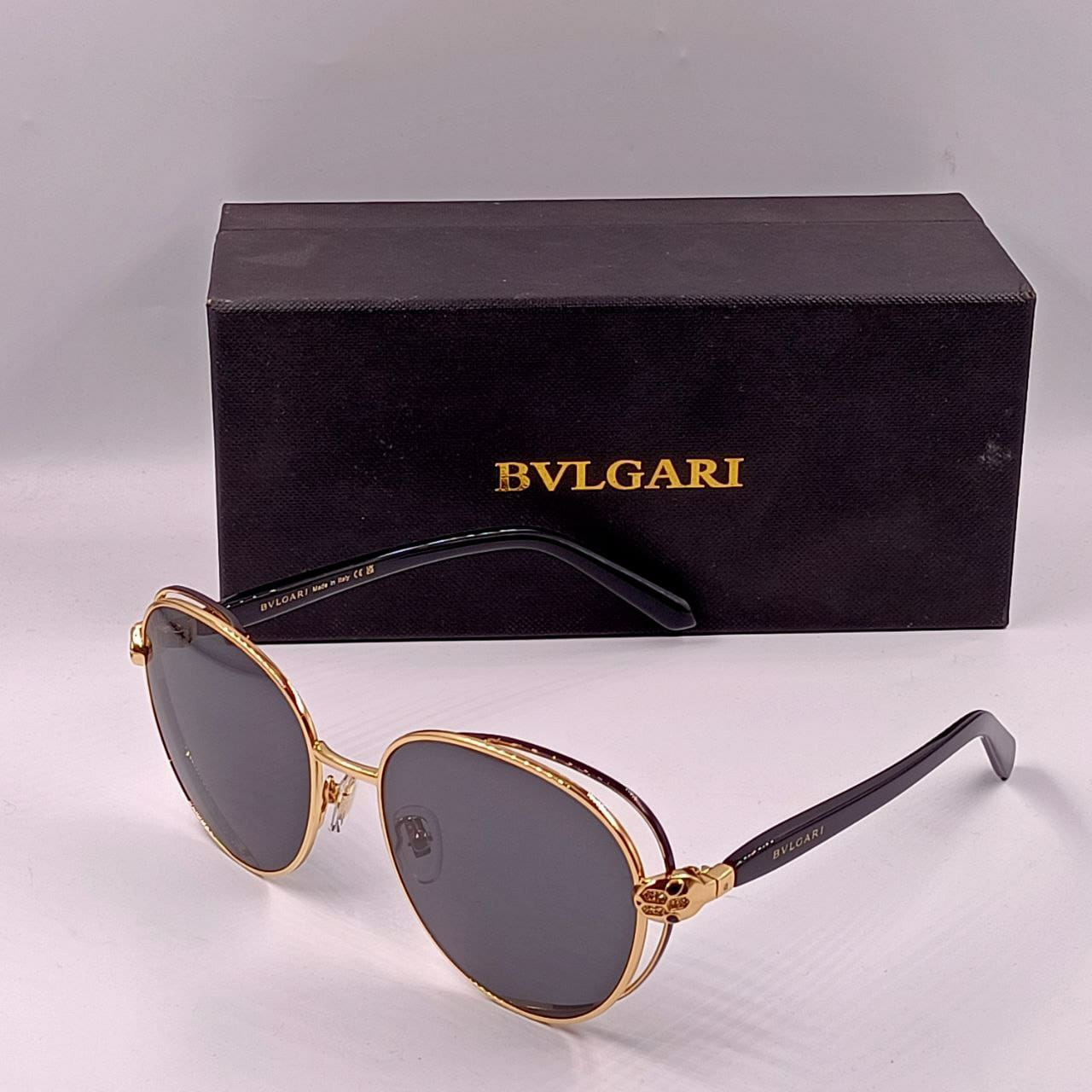 Lunette Solaire Bulgari Femme Verre UV et antireflet Livre avec boite et accessoires Bulgari