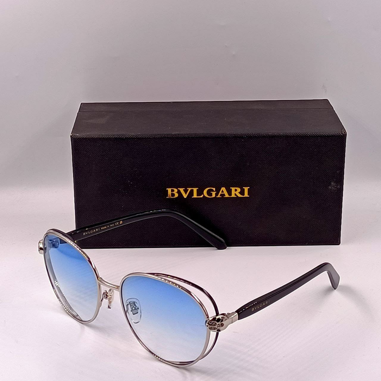 Lunette Solaire Bulgari Femme Verre UV et antireflet Livre avec boite et accessoires Bulgari