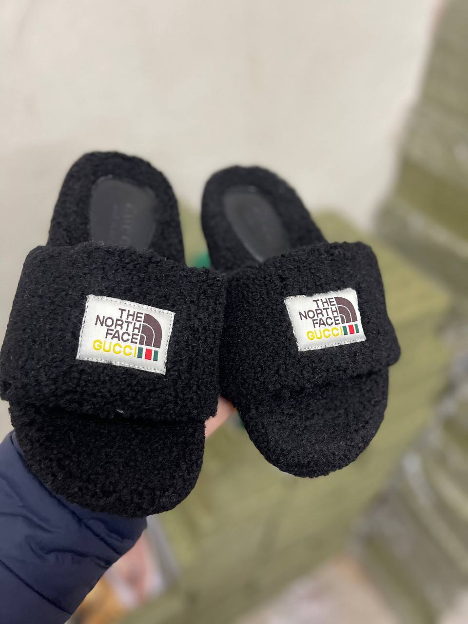 Pantoufles Gucci North face