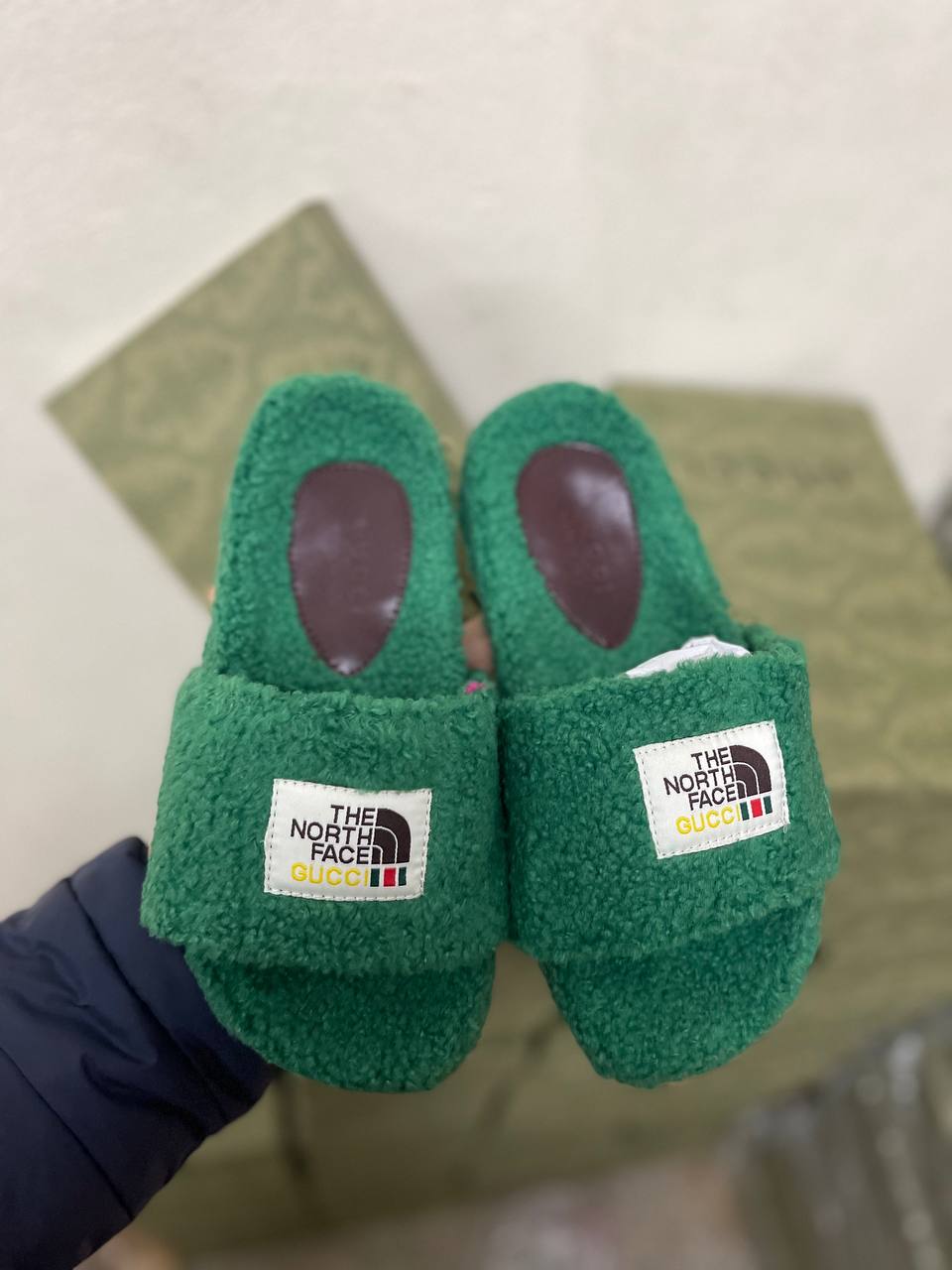 Pantoufles Gucci North face