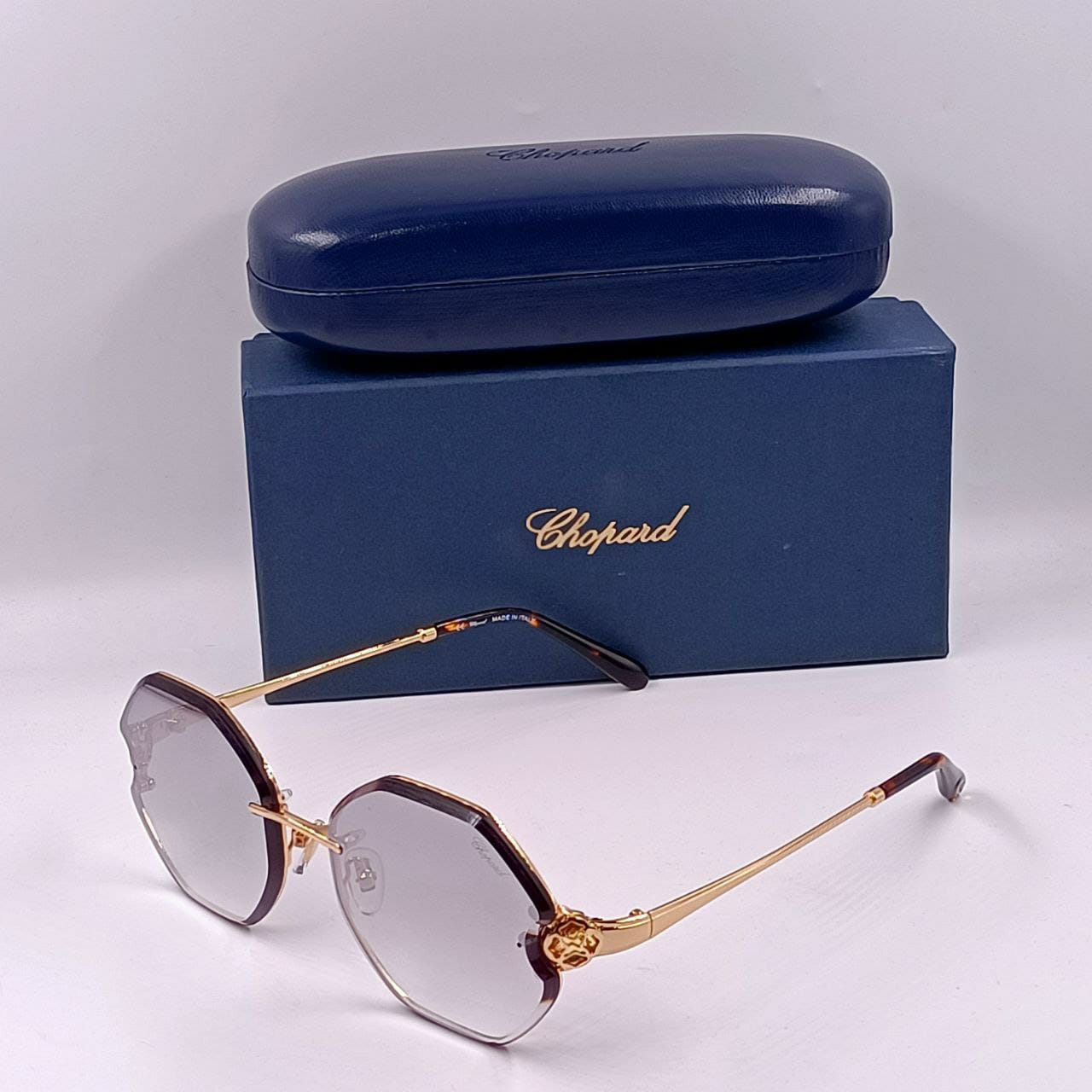 Lunette Solaire Chopard Avec boite Femme Verre UVA & Antireflet Livré avec boite et accessoires Chopard