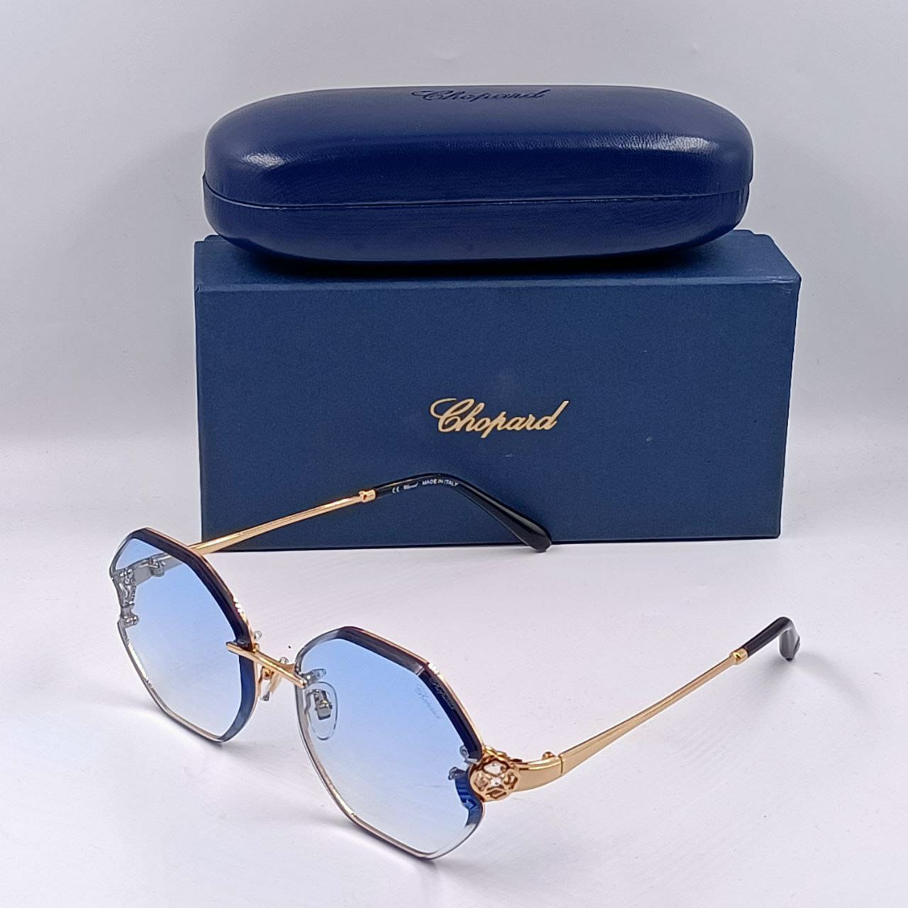Lunette Solaire Chopard Avec boite Femme Verre UVA & Antireflet Livré avec boite et accessoires Chopard