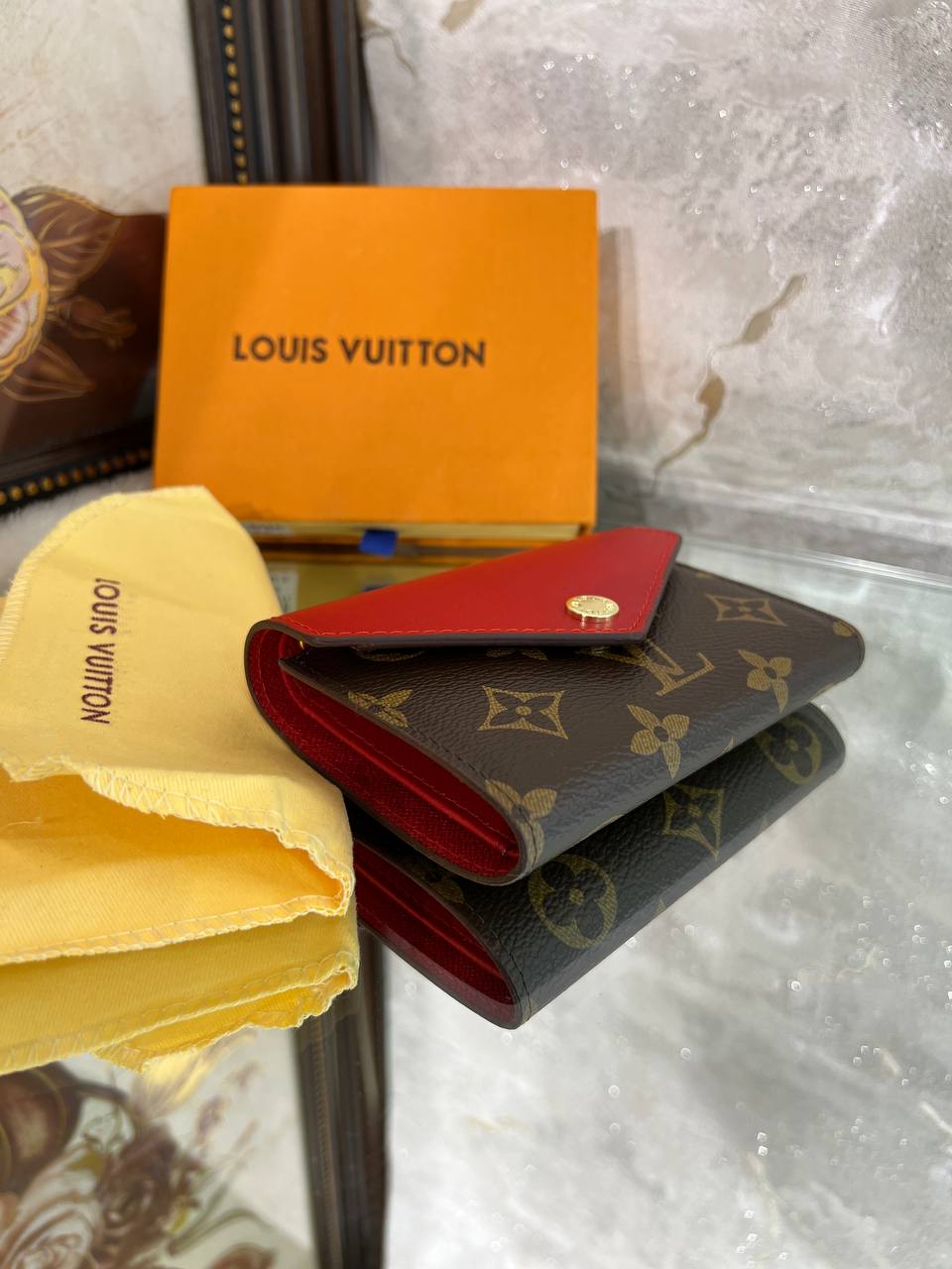 Porte feuille Louis Vuitton en Couleurs