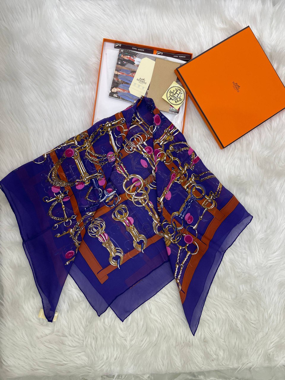 Foulard Hermès Avec boite 90/90