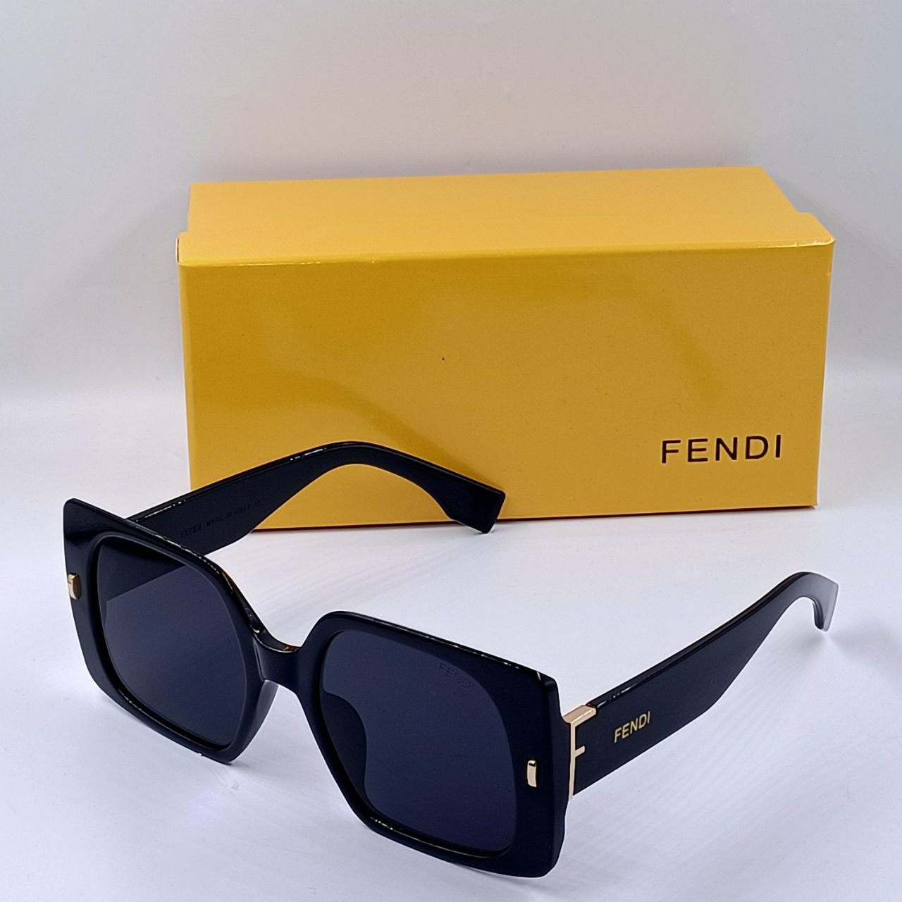 Lunette solaire Fendi FN8793