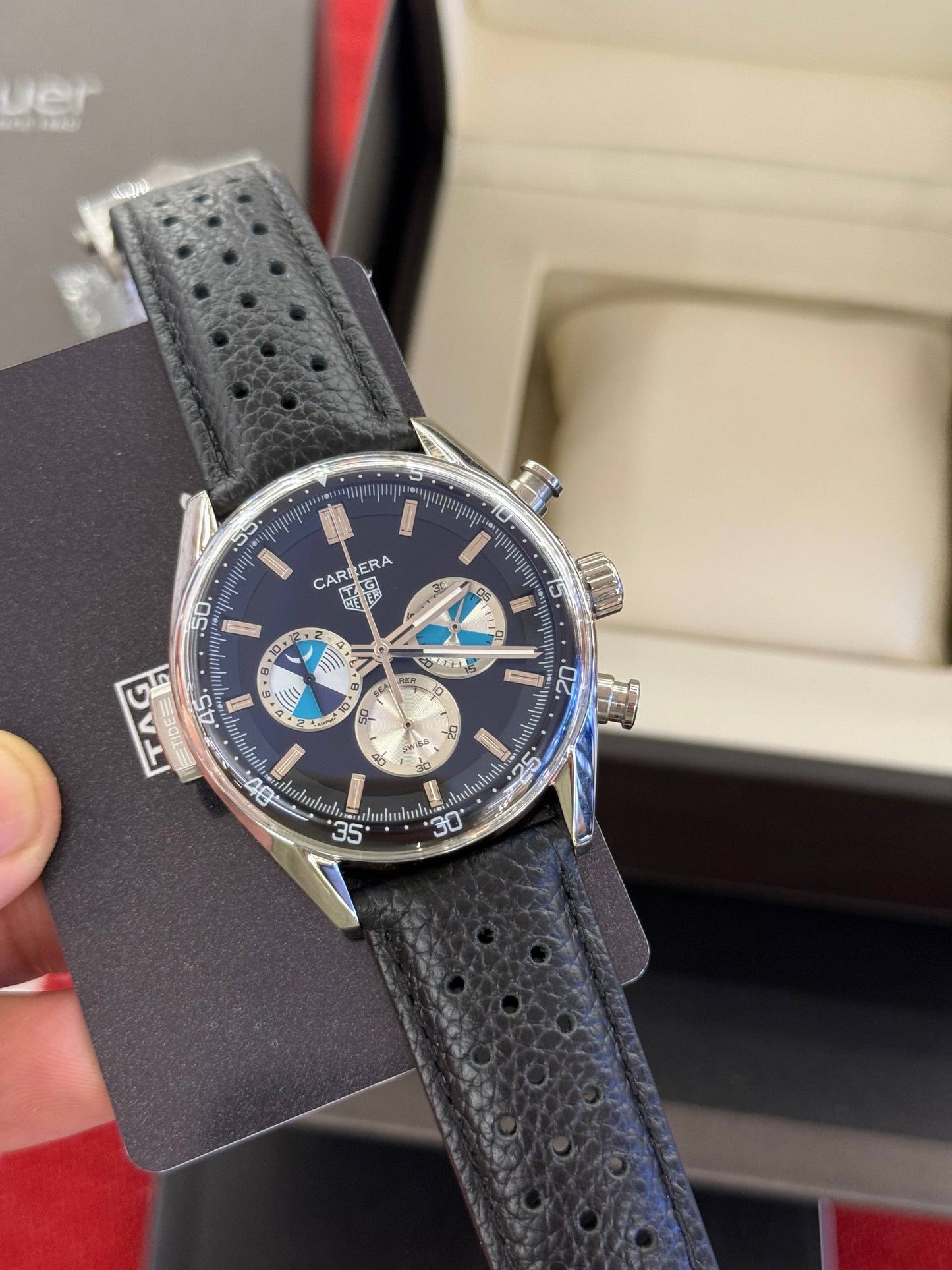 Montre Tag Heuer Carrera A Bracelet en Cuir