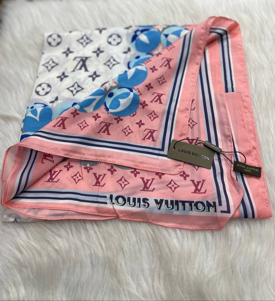 Châle Louis Vuitton en Semi Soie LV2980