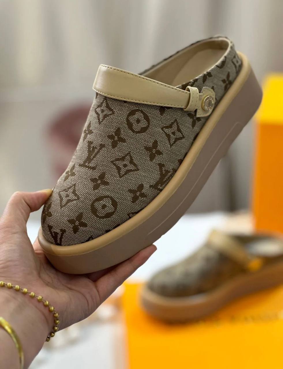 Sabot Mule Louis Vuitton