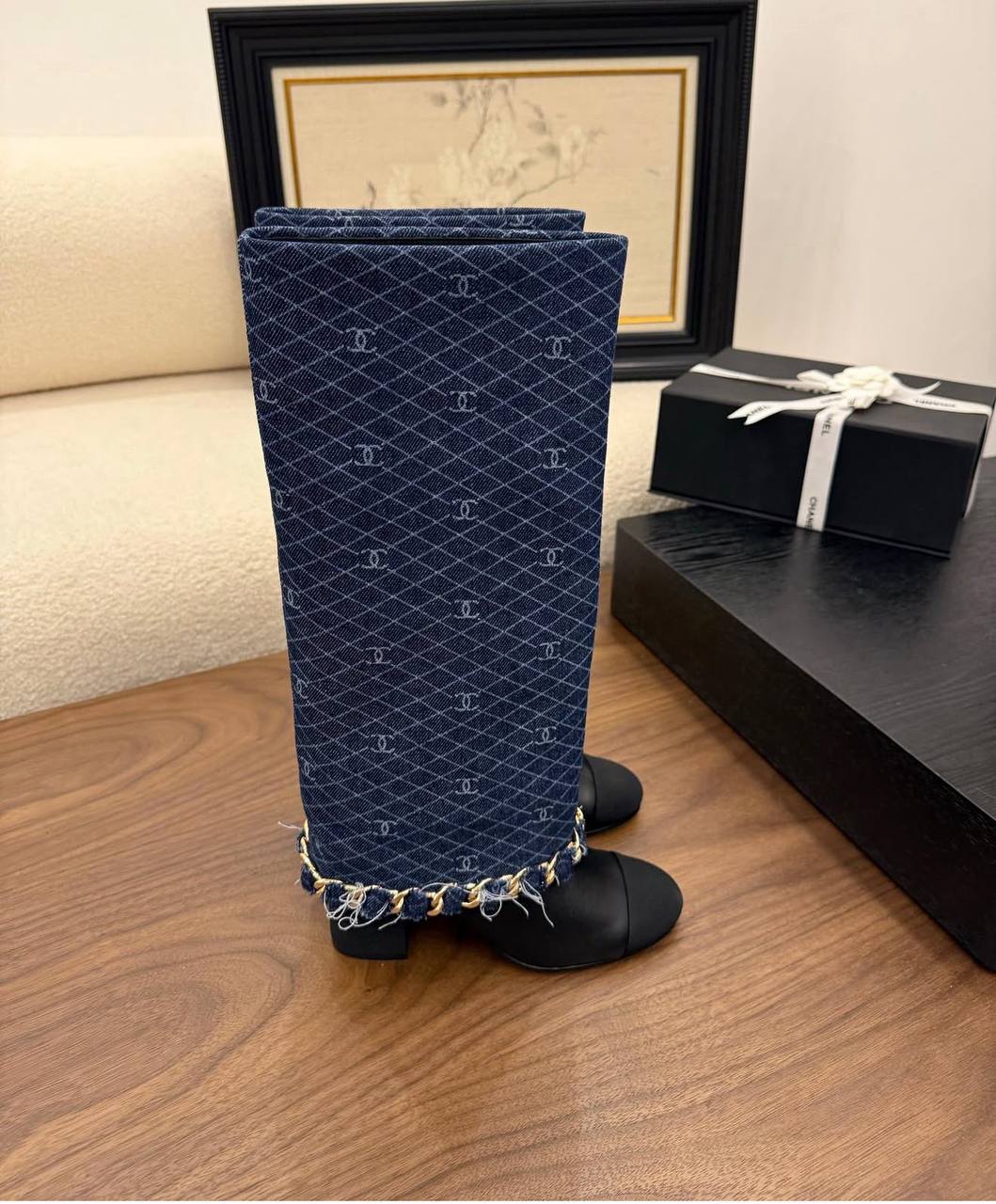 Botte Chanel en denim monogrammé