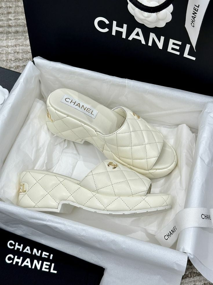 Sandales Chanel en Cuir