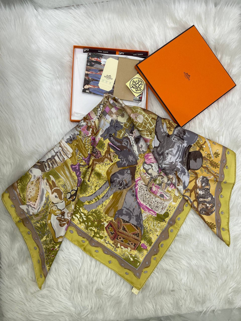 Foulard Hermès Avec boite 90/90