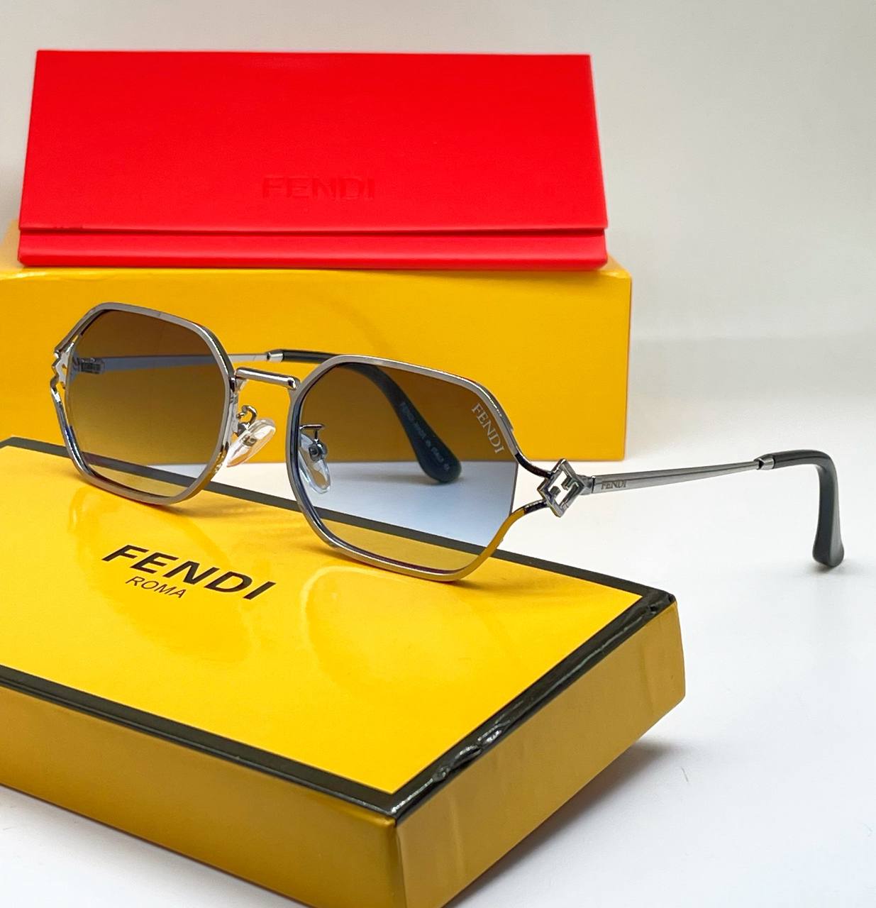Lunette Solaire Fendi FN8794