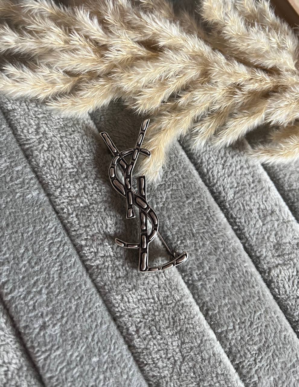 Broche de Luxe Yves Saint Laurent