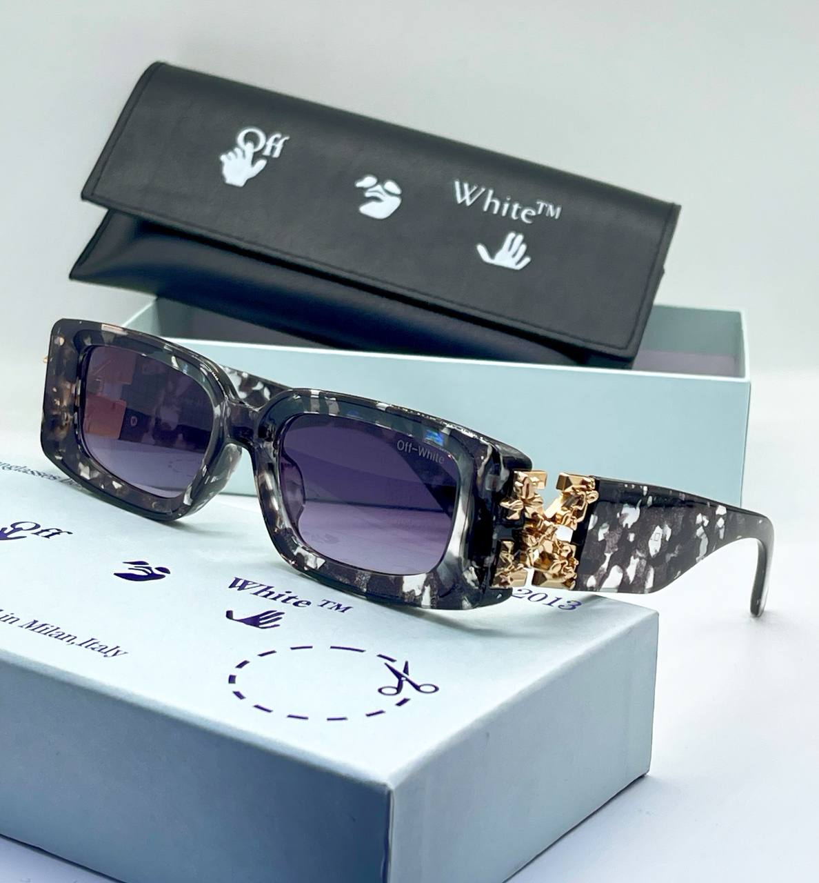 Lunette Solaire OffWhite Avec Boite