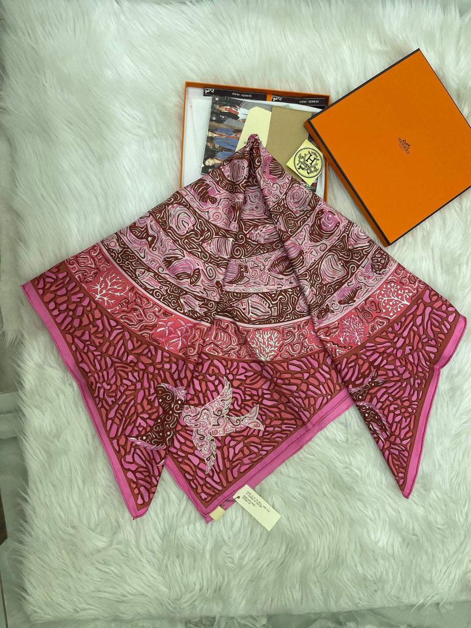 Foulard Hermès Avec boite 90/90