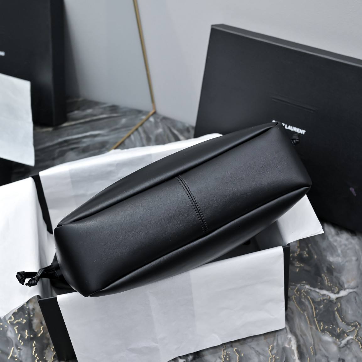 Sac Cabas Yves Saint Laurent en Cuir Matelassé Noir