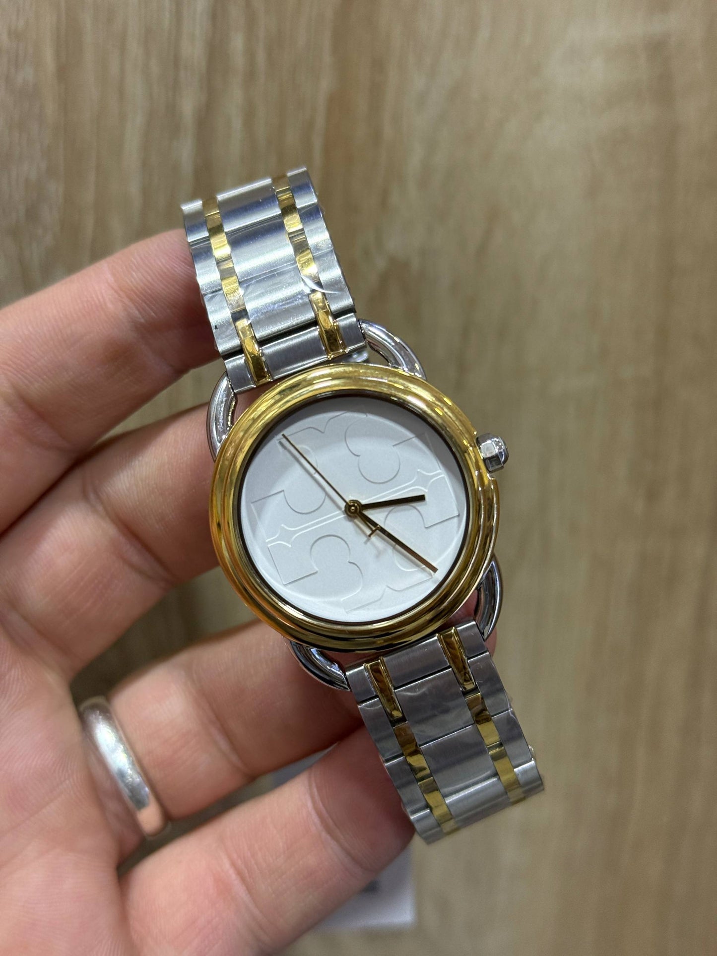 Montre Tory Bursh