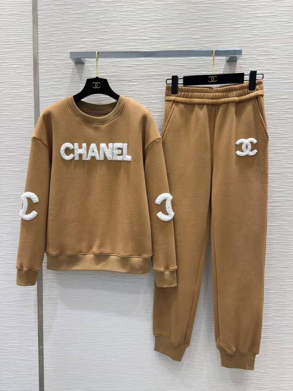 Ensemble Survette Chanel pour Femme