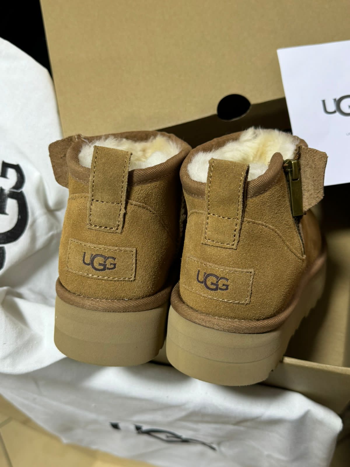 UGG Mini Camel A Zipper