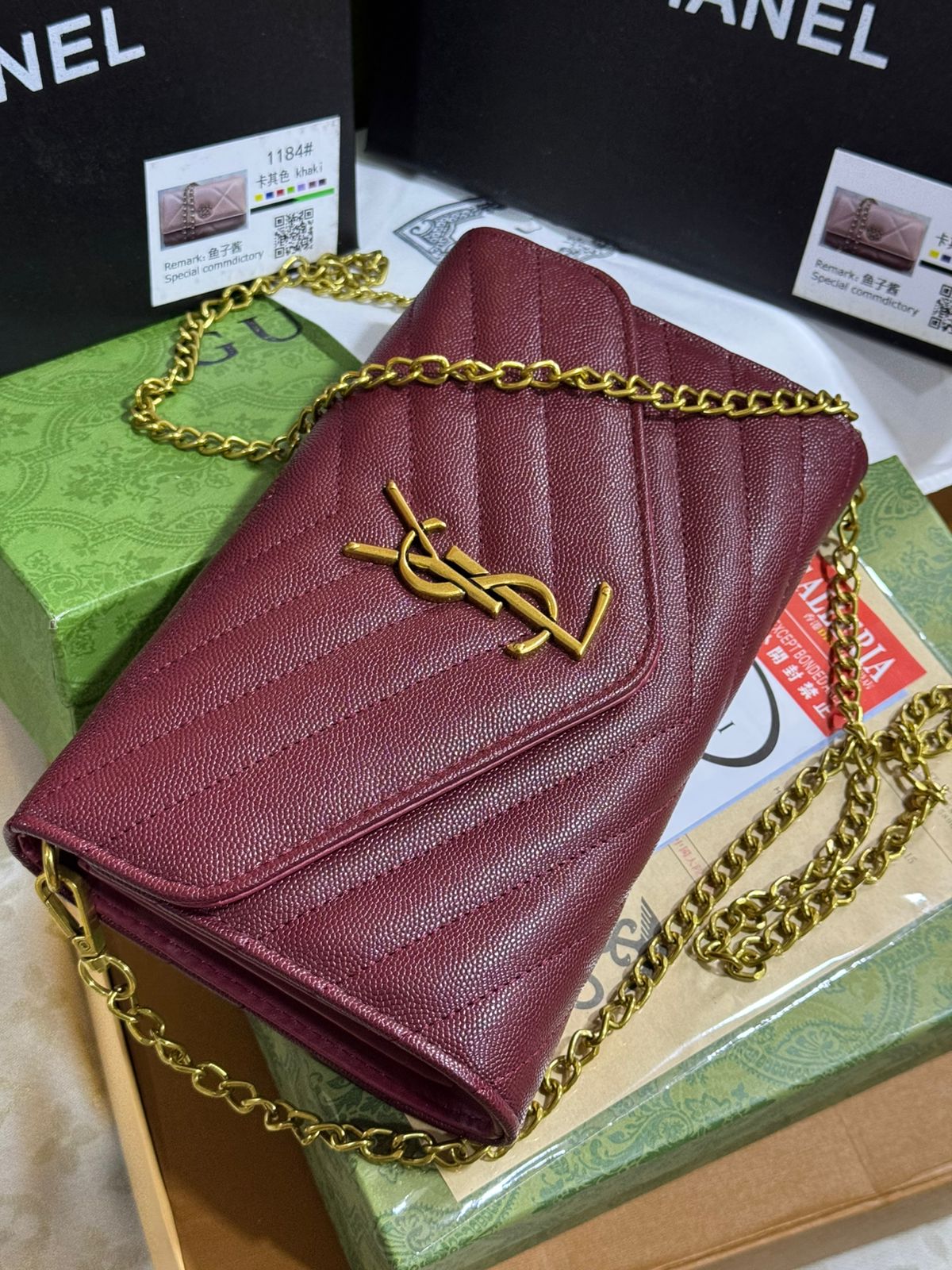 Pochette Yves Saint Laurent A Chaînette
