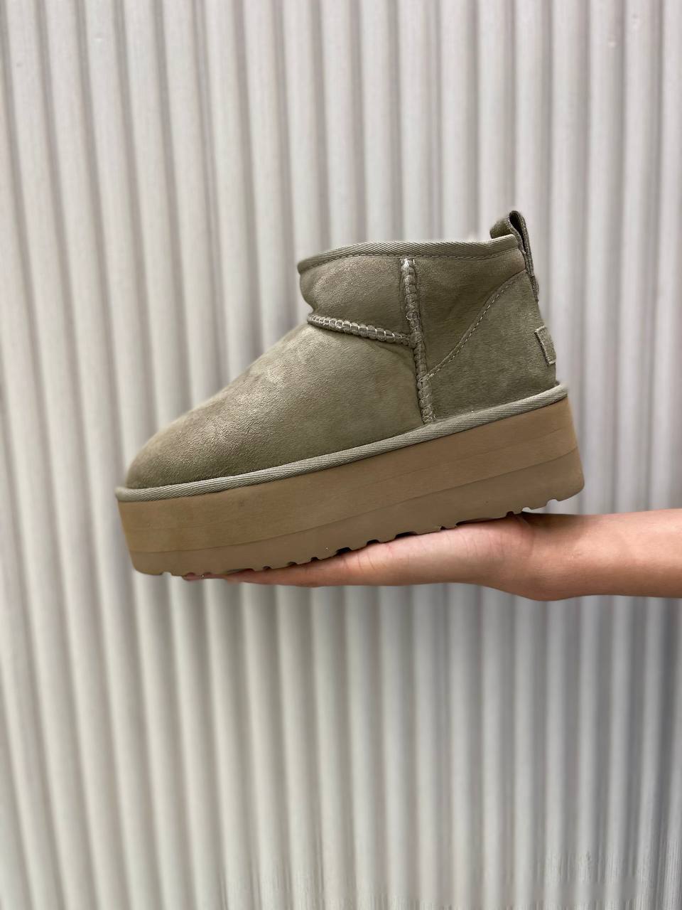 Bottine Classique UGG a Platform