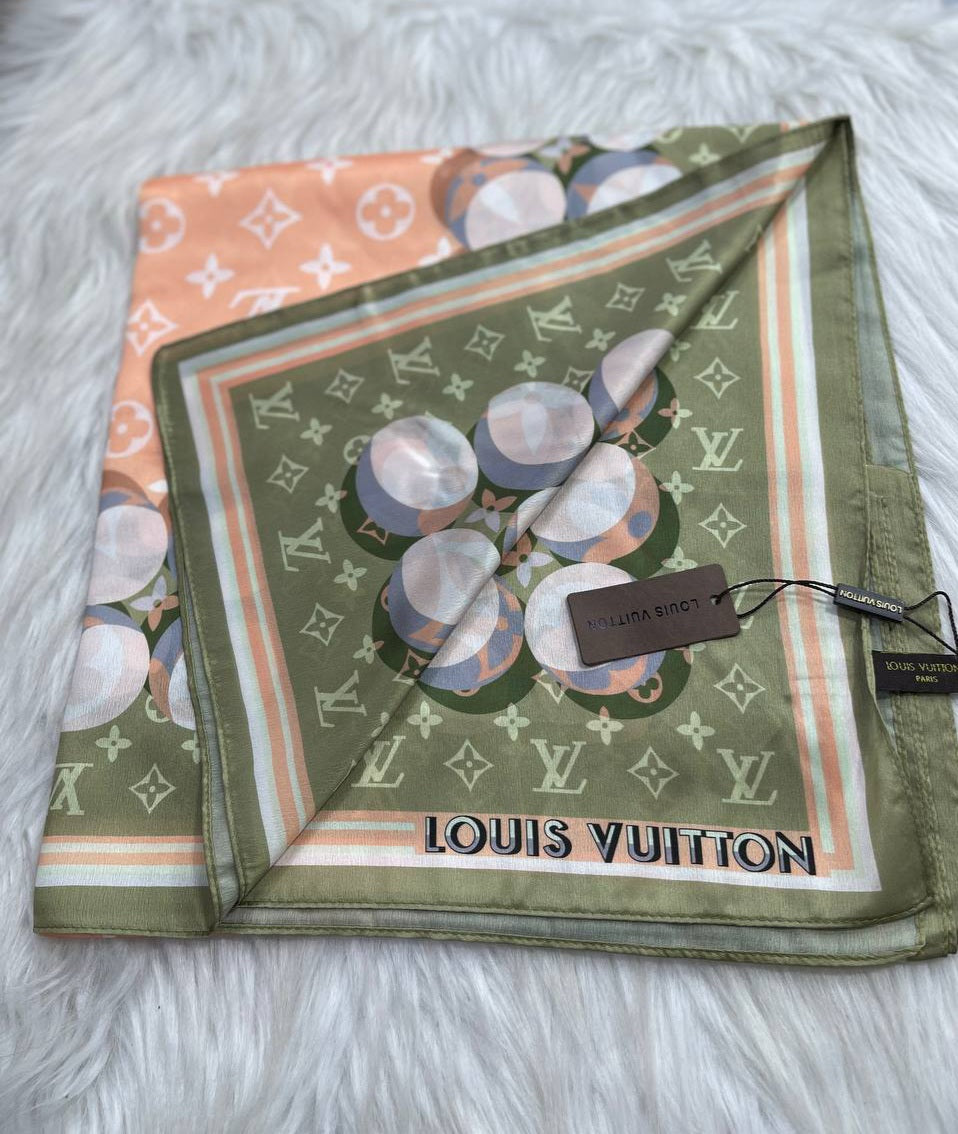 Châle Louis Vuitton en Semi Soie LV2980
