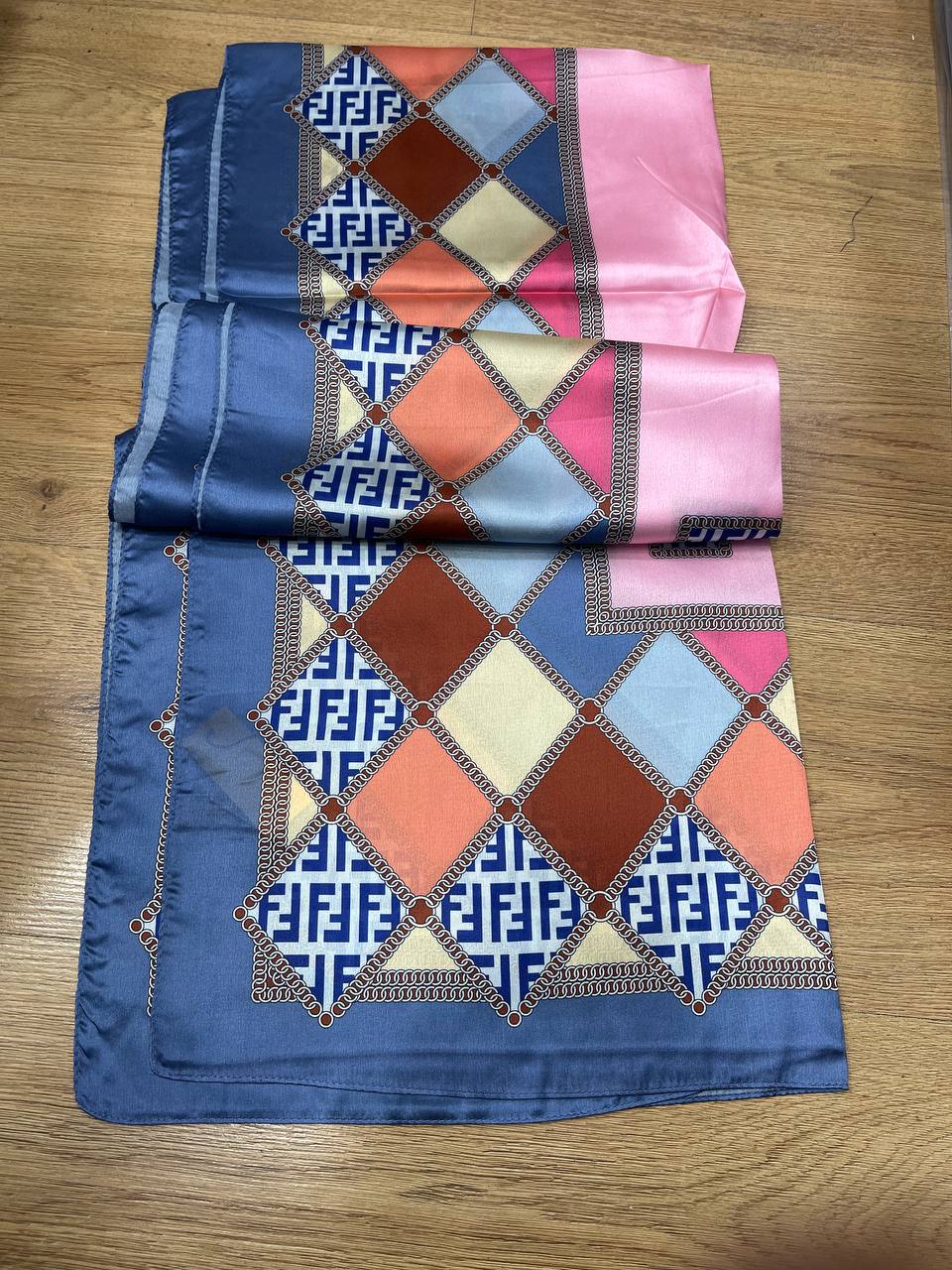 Châles Fendi Chic FN6750