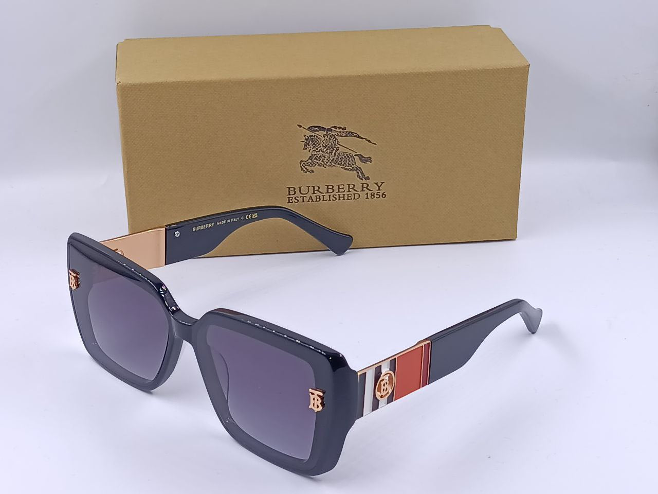 Lunette Solaire Burberry Pour Femme