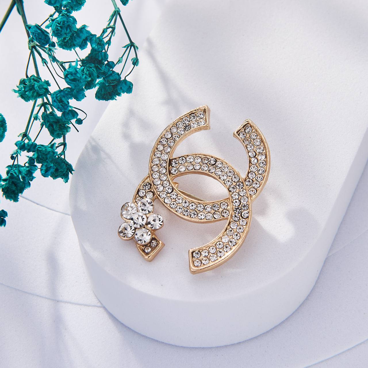 Une Selection de luxe de Broche Chanel Inoxydable