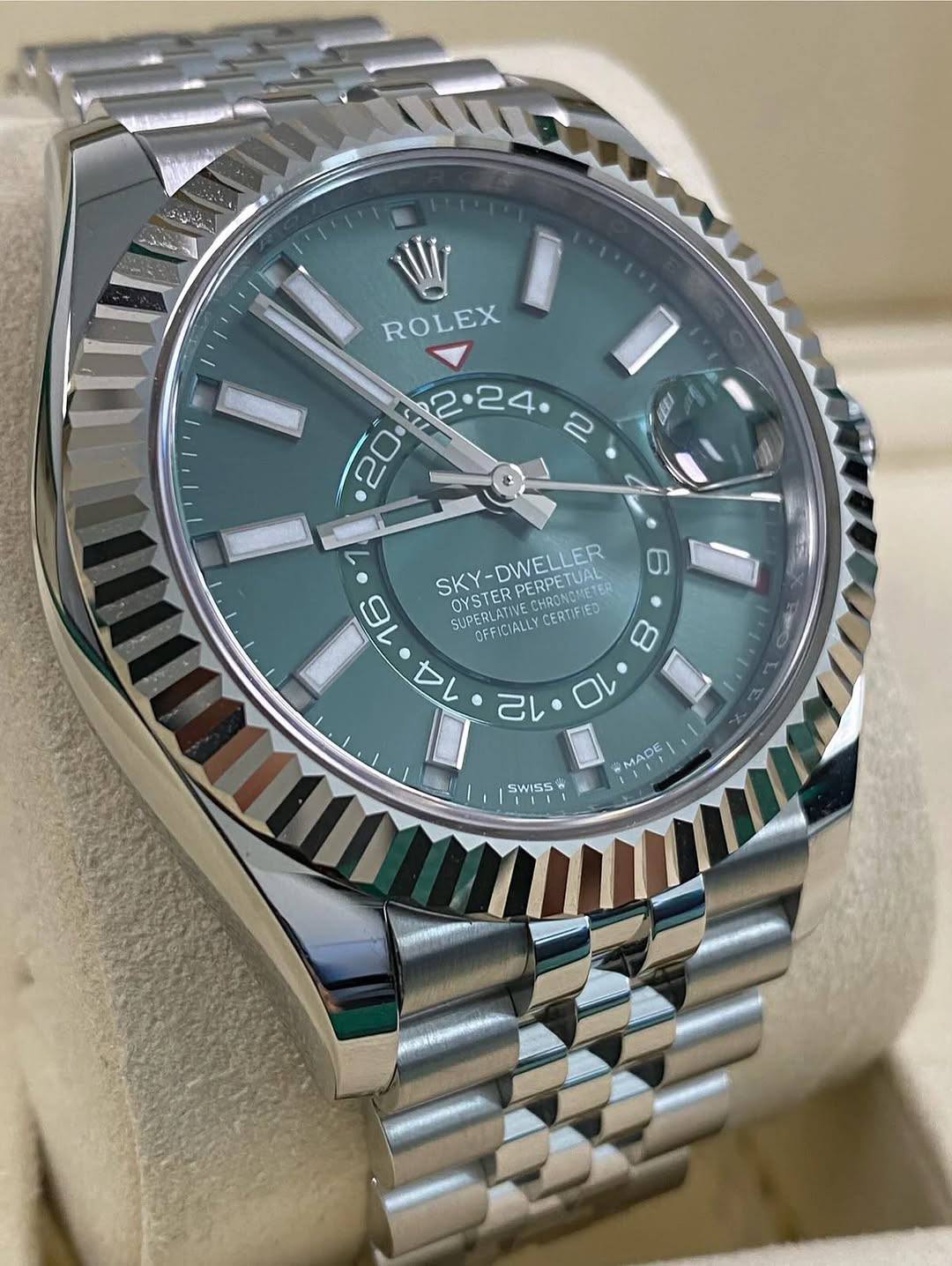 Montre Rolex Sky Dweller Édition Cadran Vert
