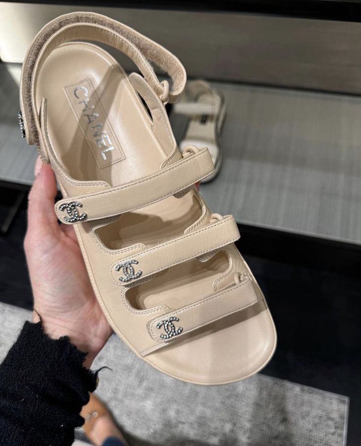 Sandale Chanel â Scratch en Vrai Cuir