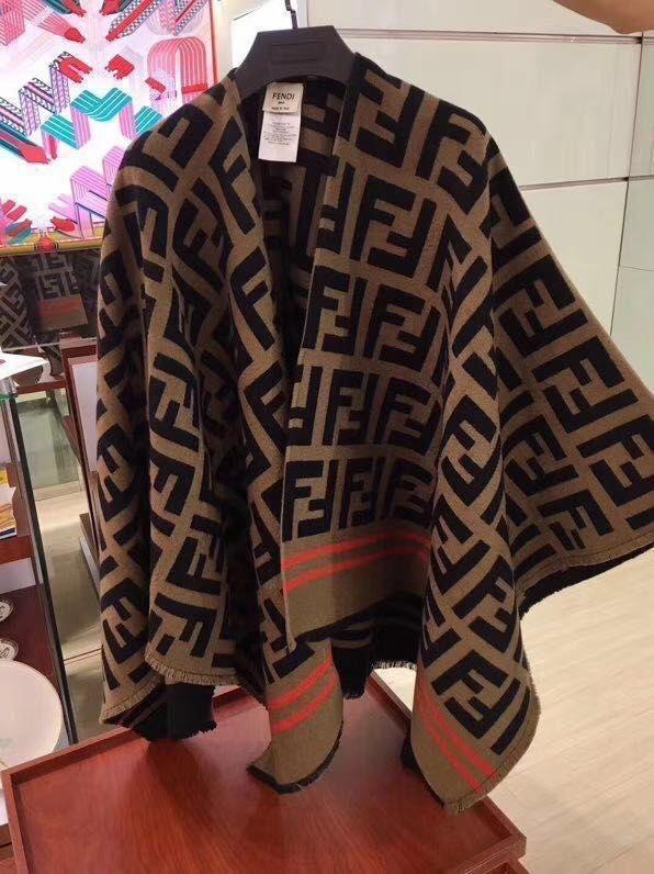 Châle Poncho Fendi en Cachemire
