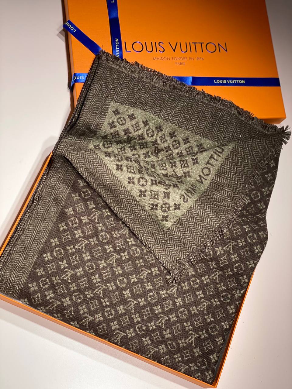 Châle de Luxe En Cachemire Louis Vuitton