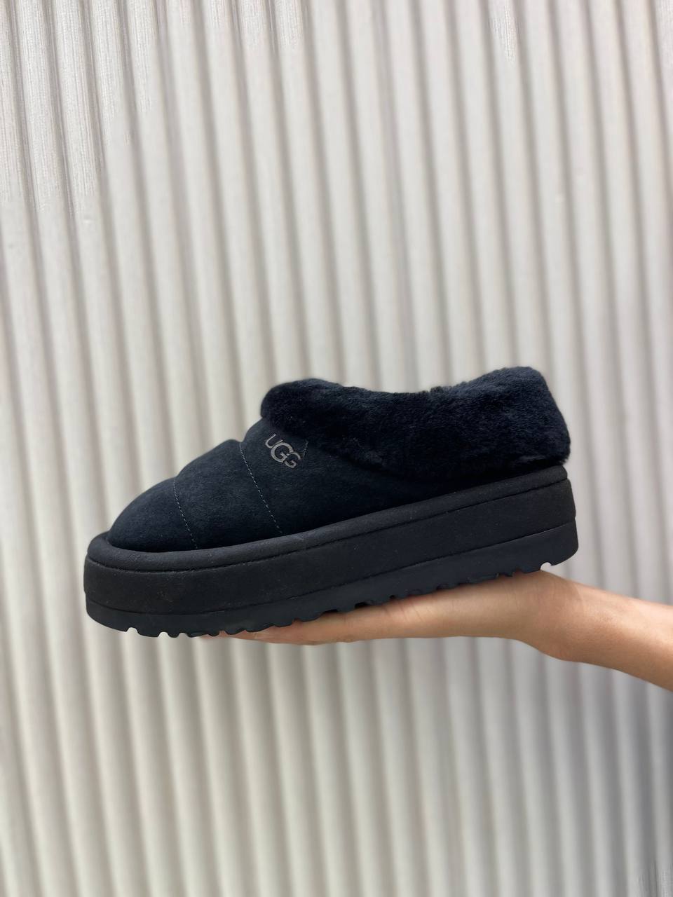 Chaussure Pantoufle UGG Noir