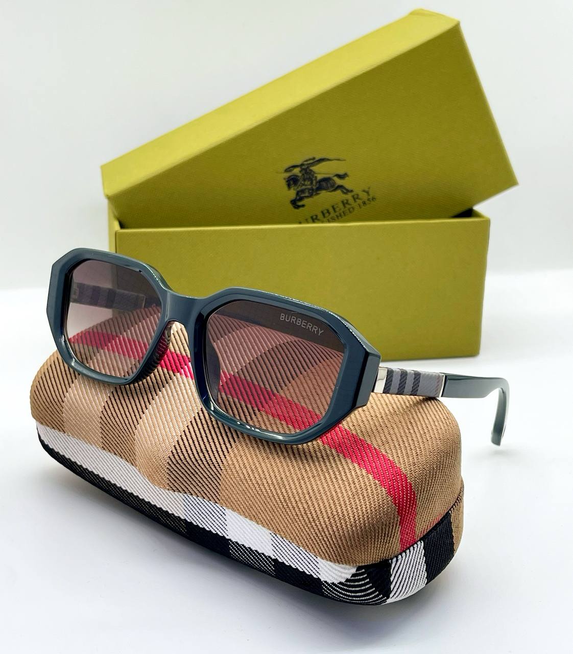 Lunette Solaire Burberry BR7318