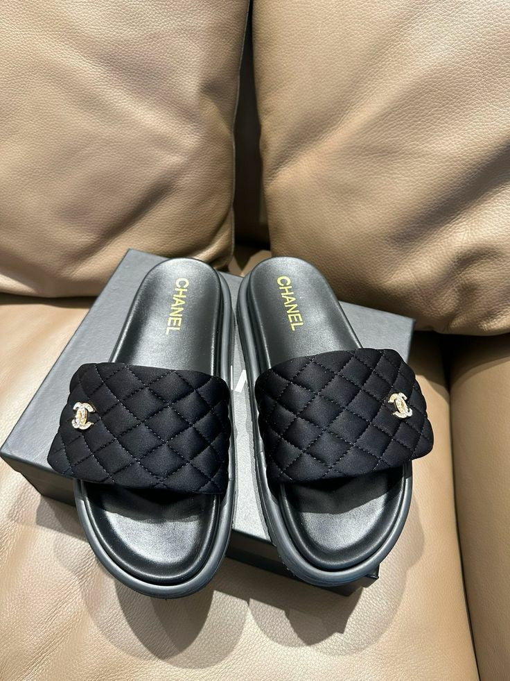 Sandale Chanel En Couleurs Cuir