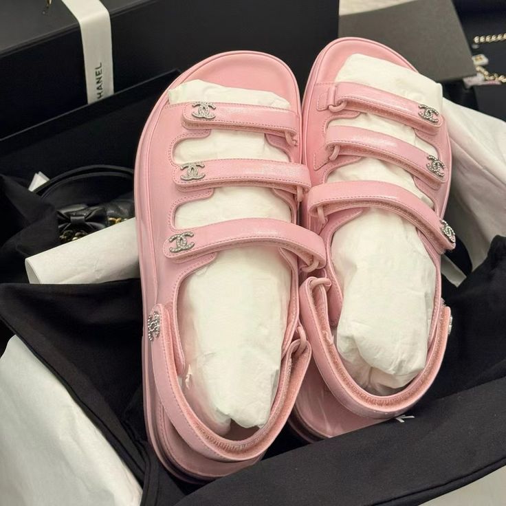 Sandale Chanel â Scratch en Vrai Cuir