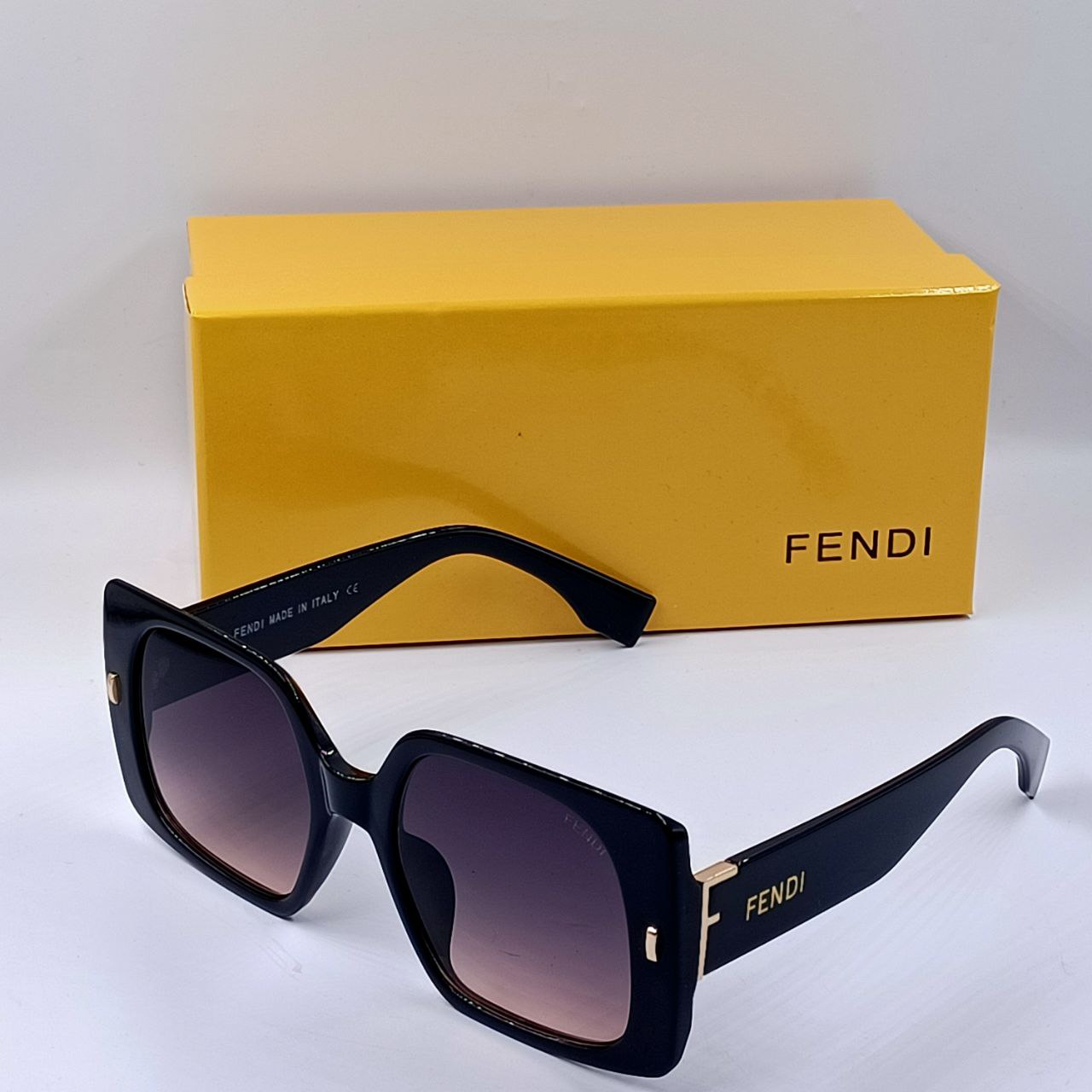 Lunette solaire Fendi FN8793