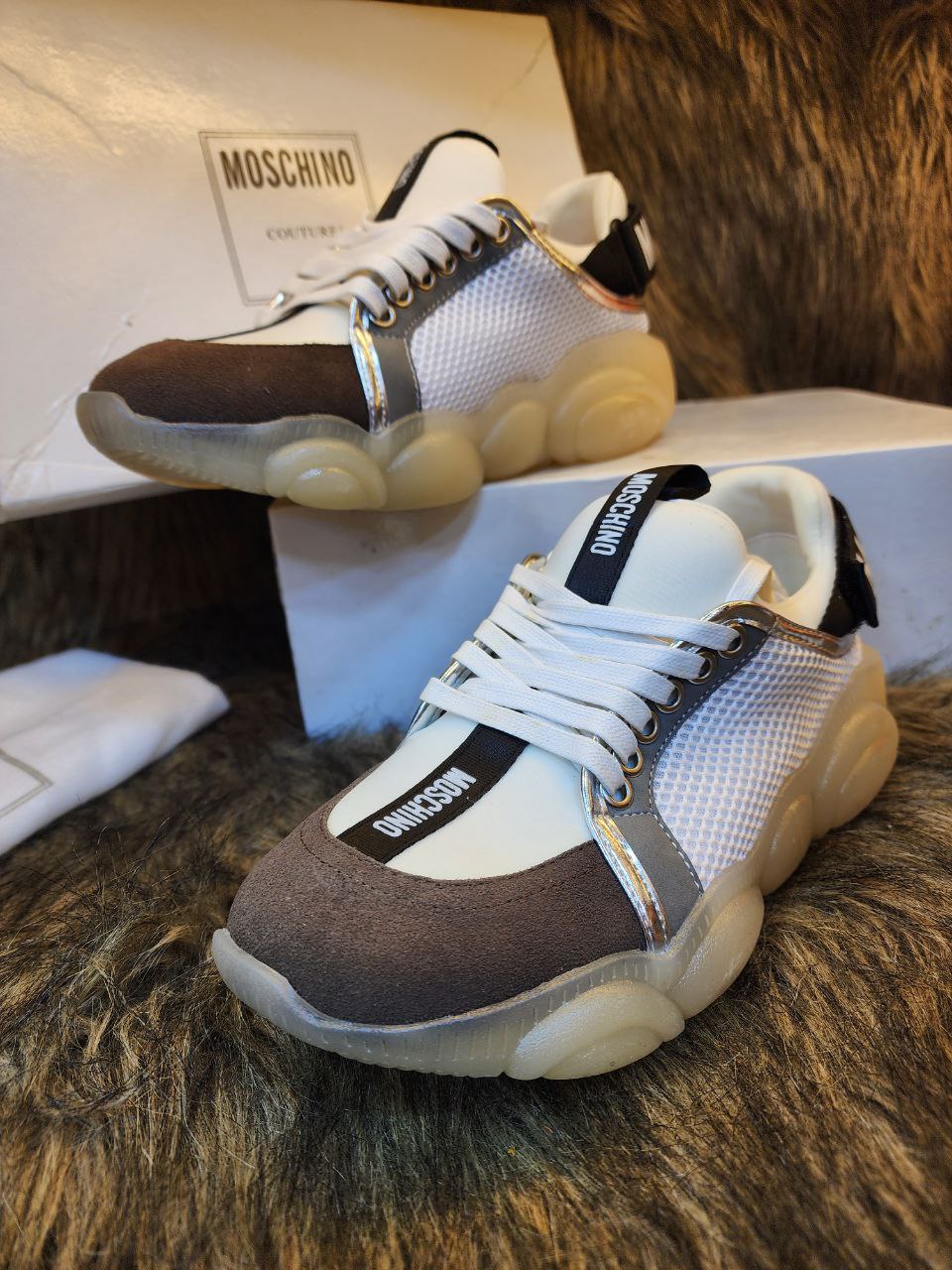 Sneakers Moschino pour Femme