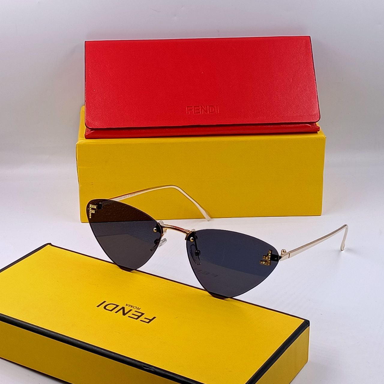 Lunette Solaire Fendi avec Boite