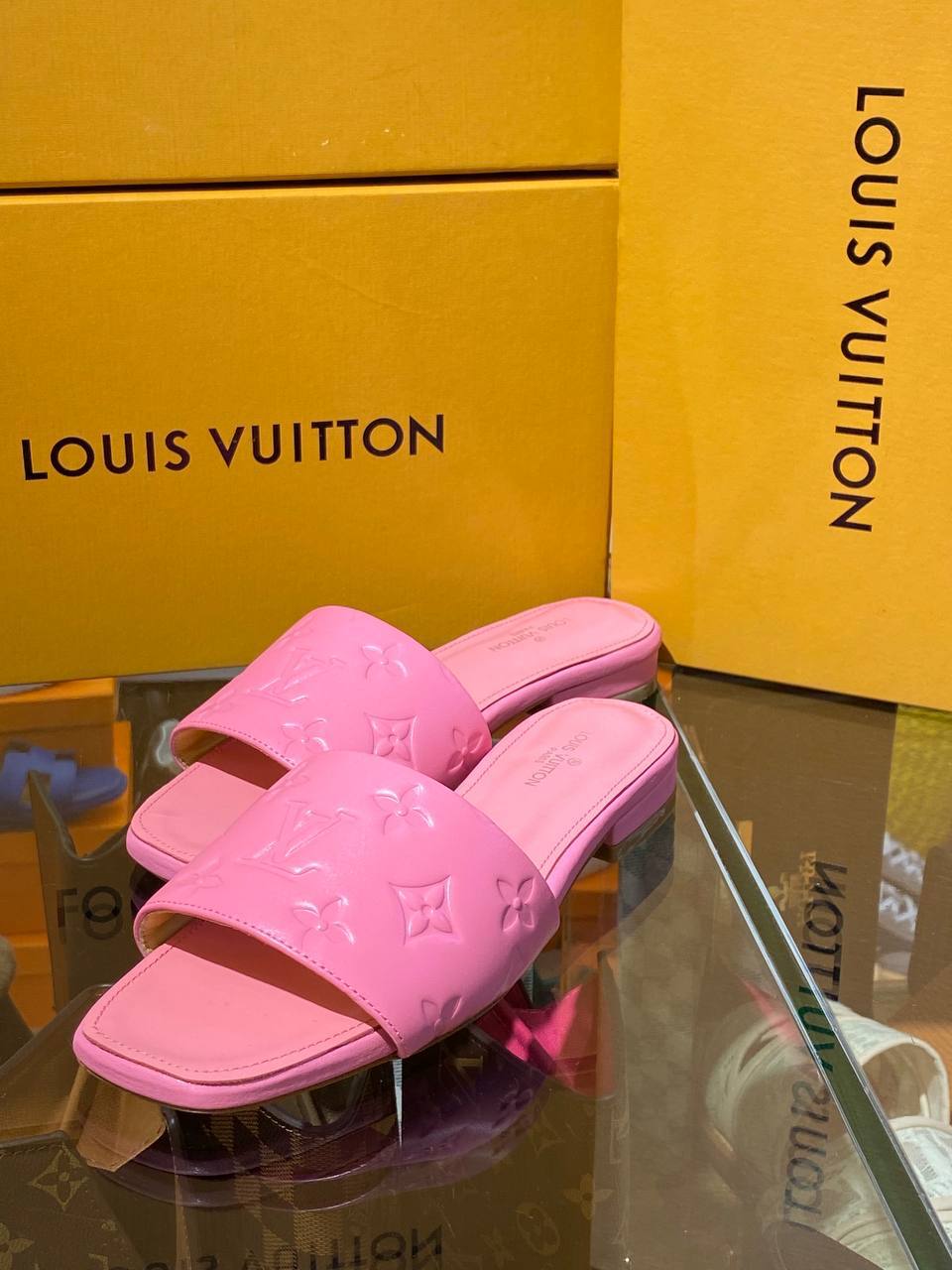 Sandale Louis Vuitton plate en Vrai Cuir