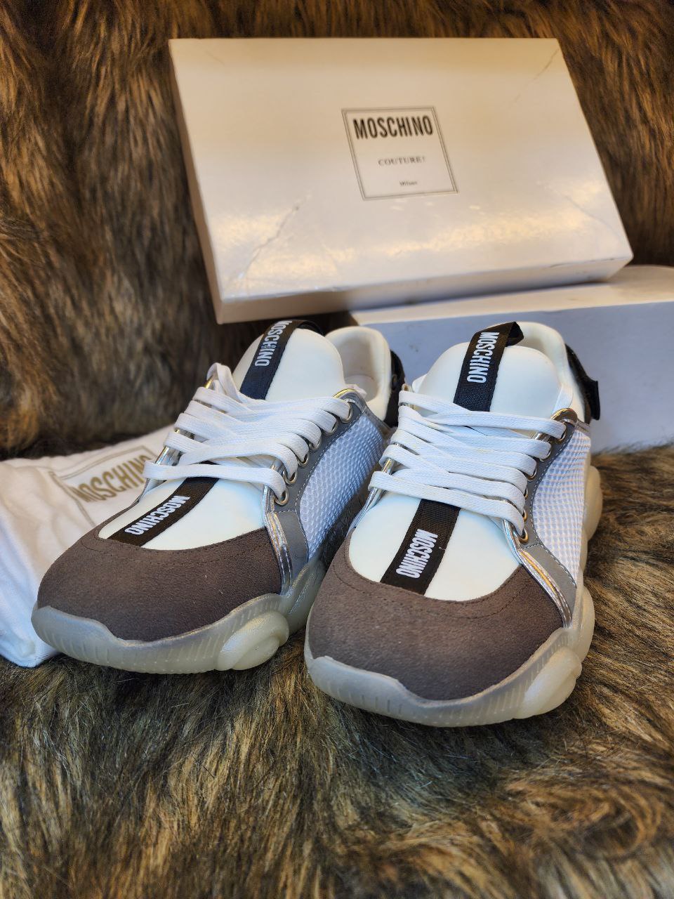 Sneakers Moschino pour Femme